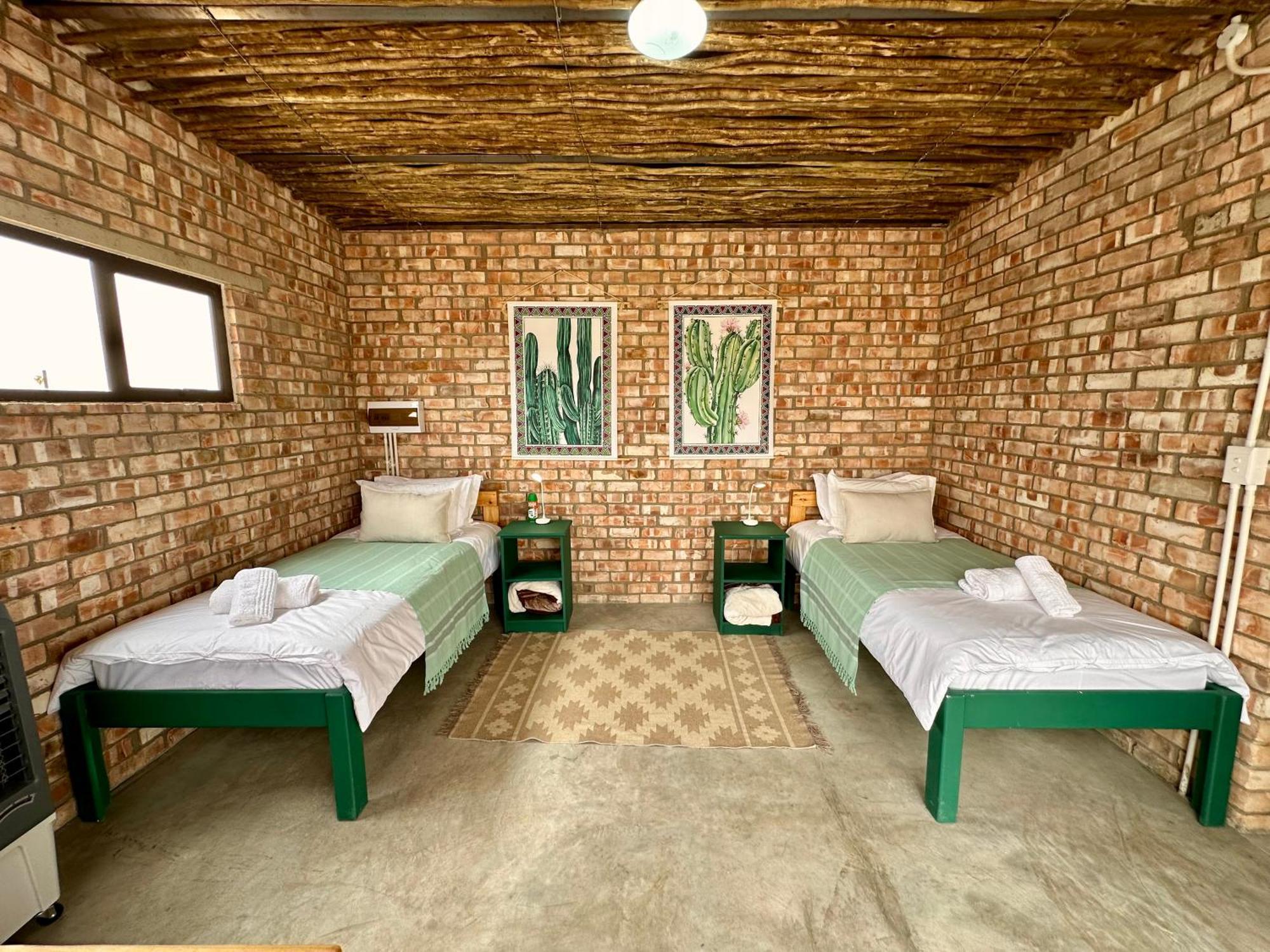 Daureb Isib Campsite And B&B Uis Екстер'єр фото